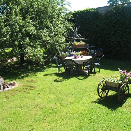 Pulkvedis Guest House Ventspils Exterior photo