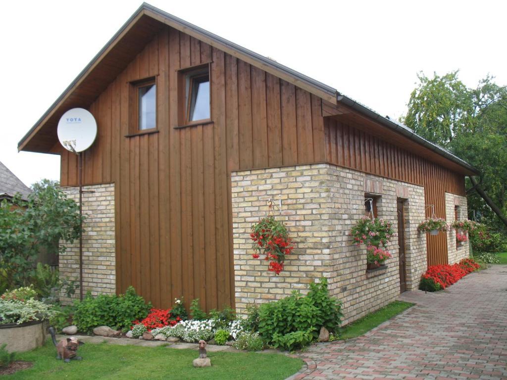 Pulkvedis Guest House Ventspils Exterior photo